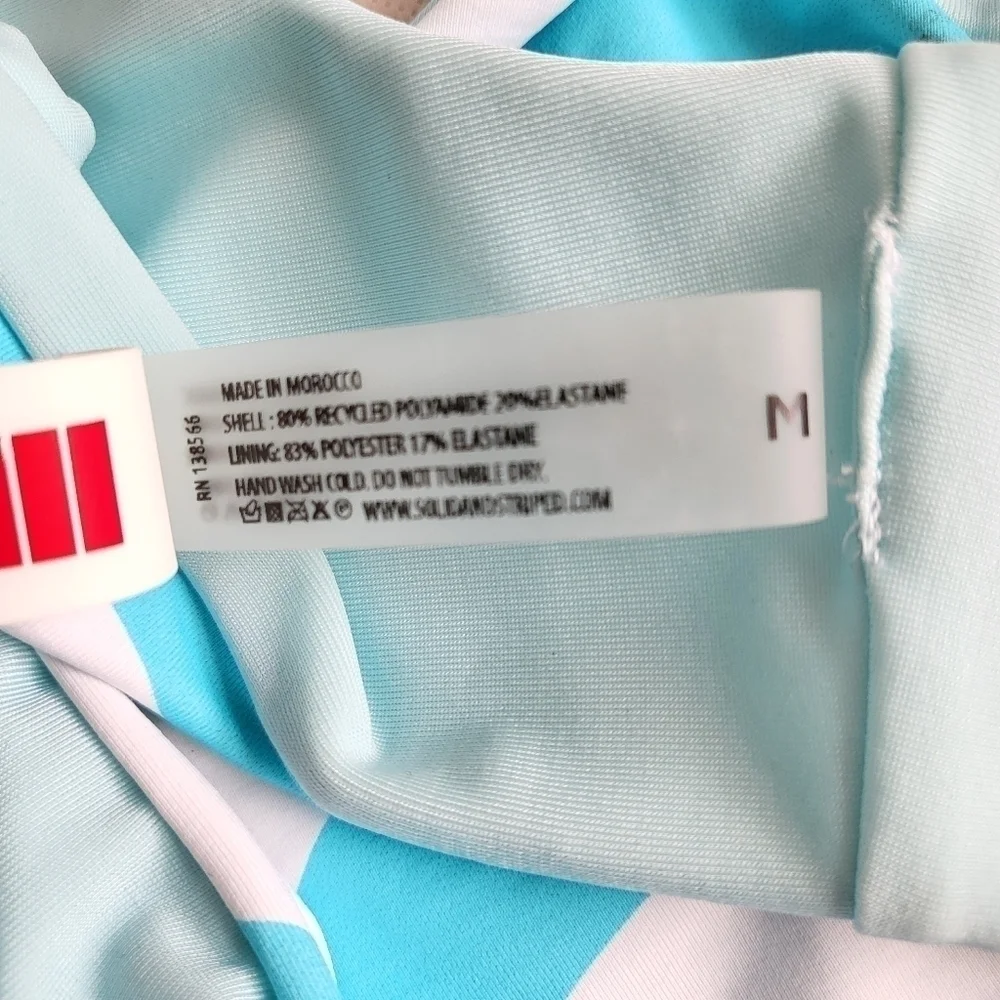 SOLID & STRIPED bikini features solid